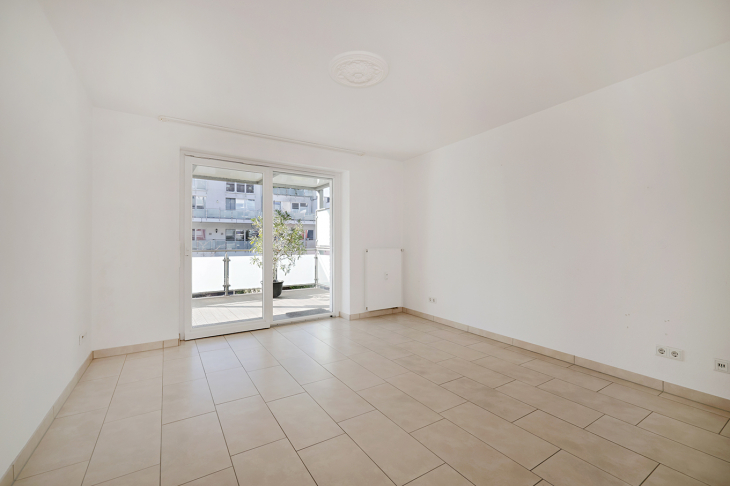 Schlafzimmer mit Zugang Balkon