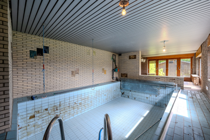 Schwimmbad oder Sportbereich