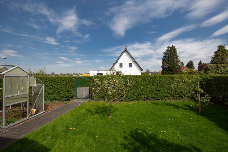 seitl- Gartenansicht