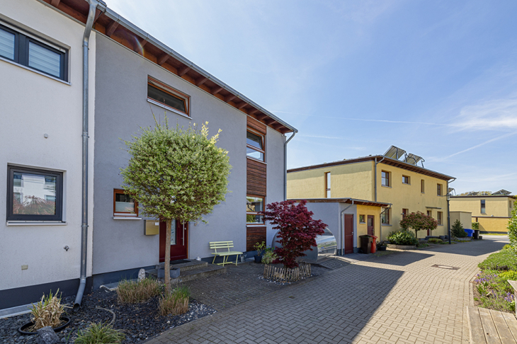 Seitl. Straßenansicht