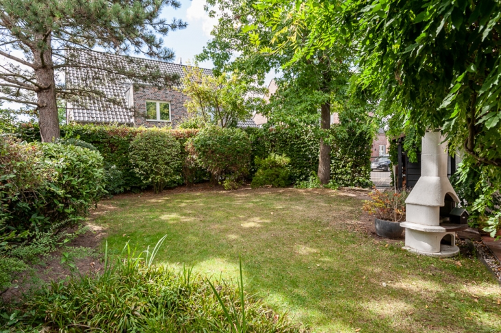 Seitlicher Garten