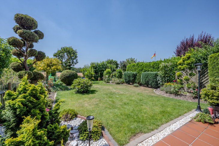 Sonniger Garten in Südwestausrichtung