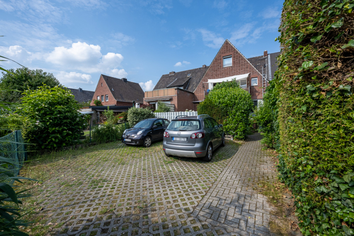 Stellplätze am Haus