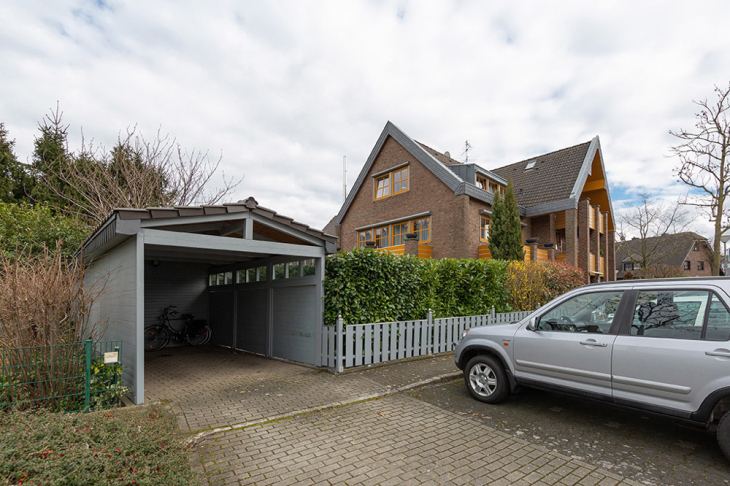 Stellplatz im Carport