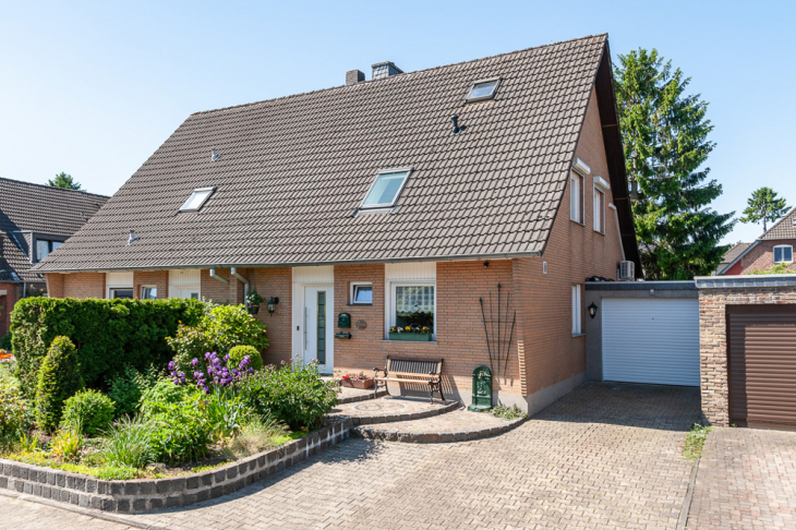 Straßenansicht