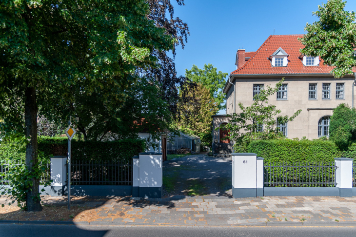 Straßenansicht
