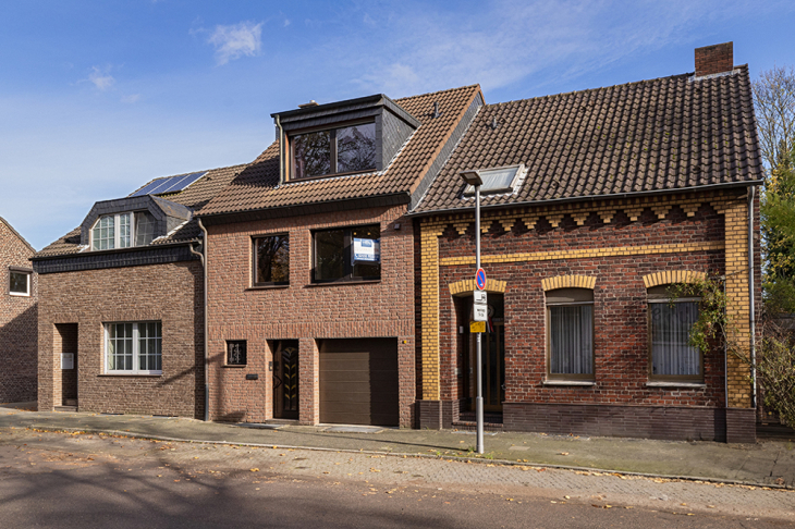 Straßenansicht -Haus im Haus-