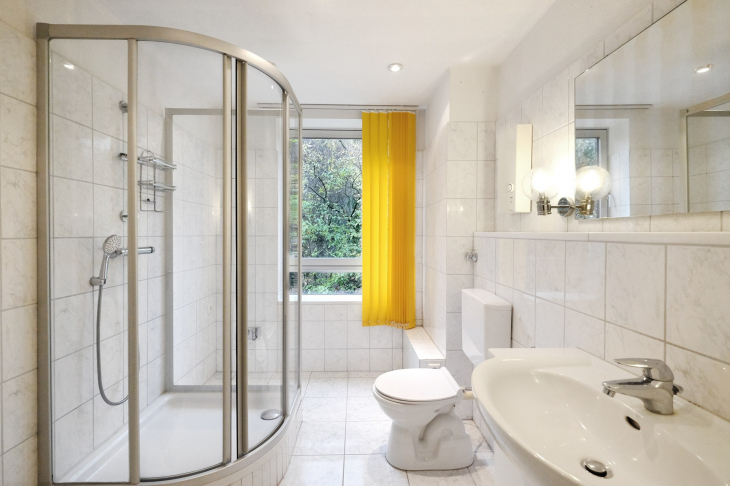 Tageslicht-Badezimmer