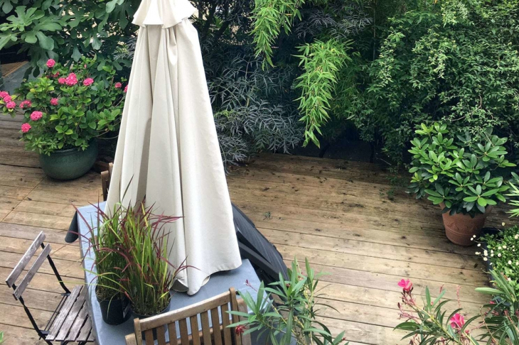 Terrasse am Haus (Sommer)