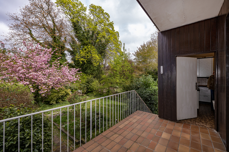 Terrasse mit Zugang vom Wohnraum und Küche