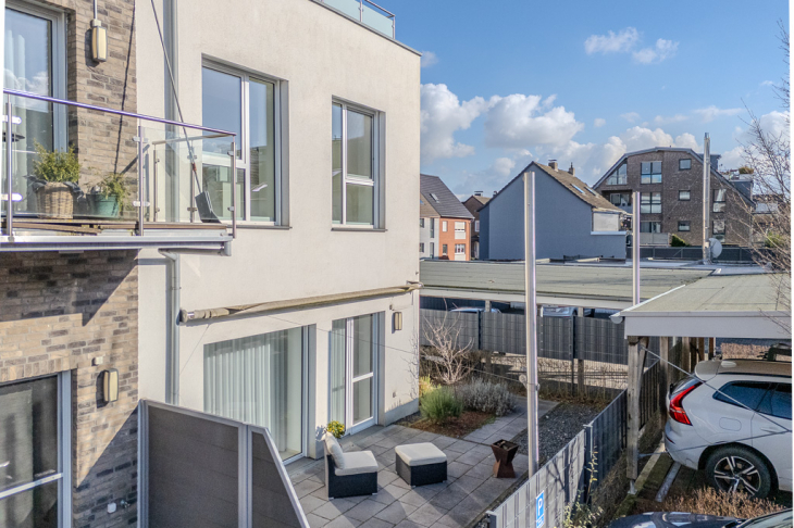 Terrasse zur Westseite