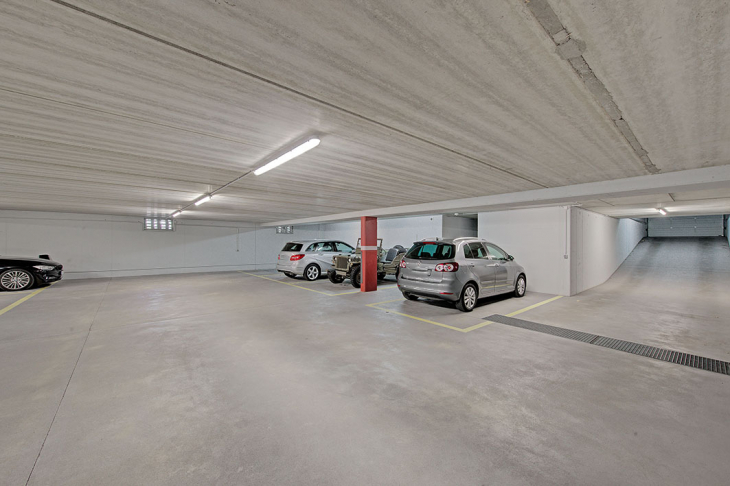 Tiefgarage m. Fahrradstellplatz