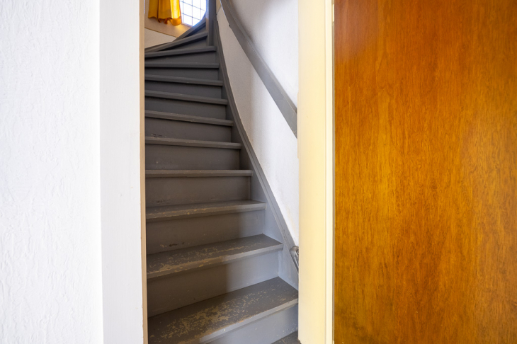 Treppe in das Dachgeschoss