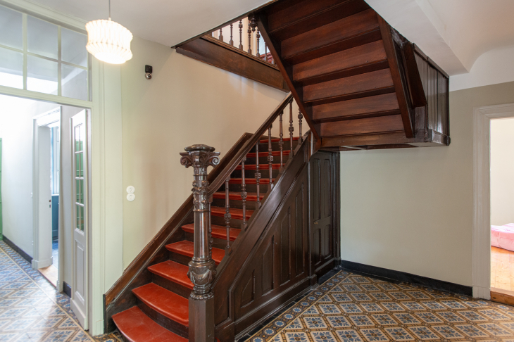 Treppe ins Obergeschoss