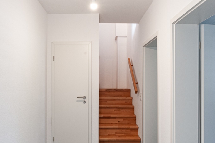 Treppe und Blick zum Gäste WC
