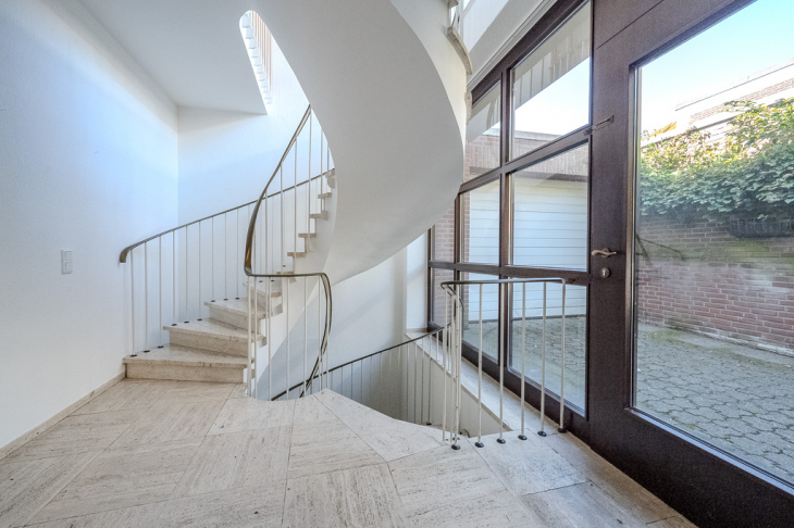 Treppe zum Obergeschoss