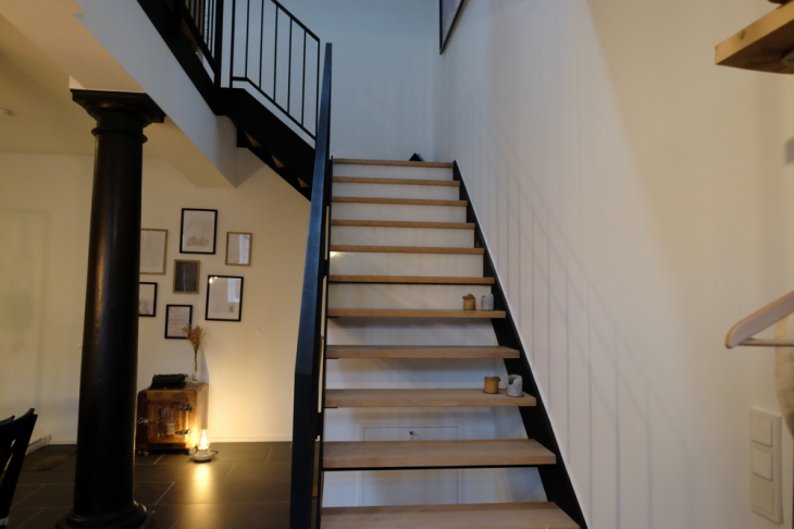 Treppe zur Galerie