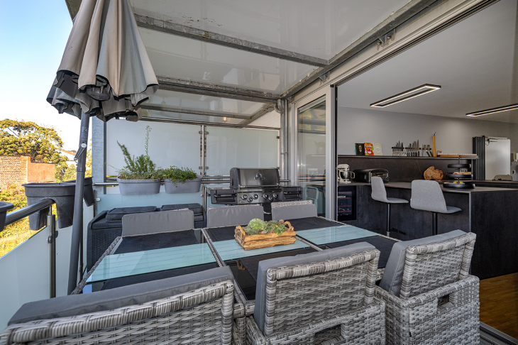 überdachte Terrasse