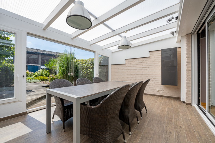 überdachte Terrasse