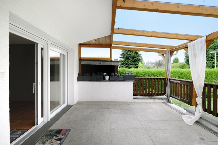 überdachte Terrasse
