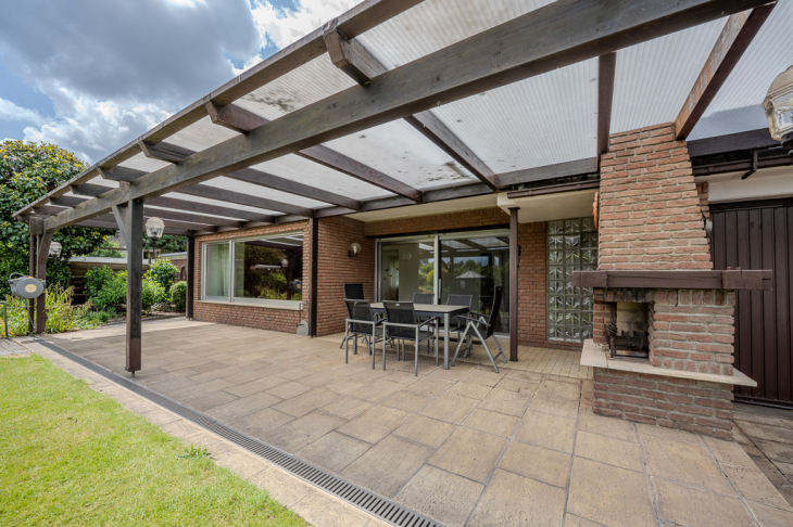 überdachte Terrasse