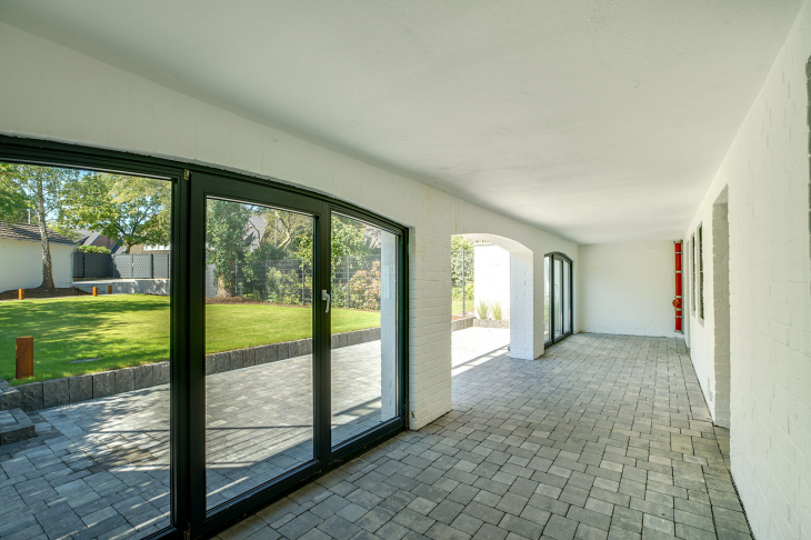 Voll überdachte Terrasse