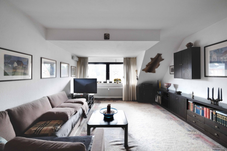 Vor Modernisierung, zur Ansicht Raumgröße Wohnzimmer