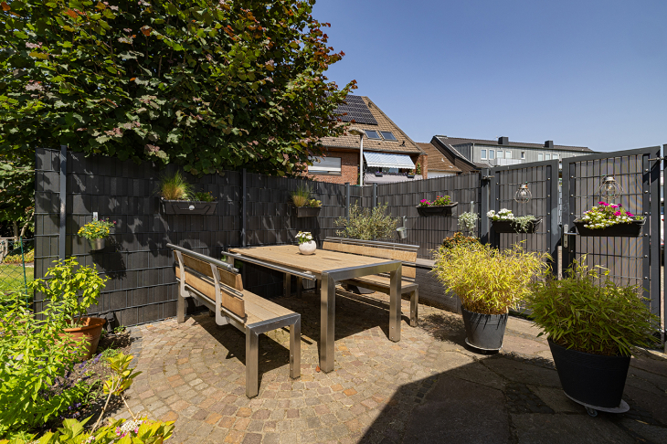 weitere Ansicht Garten hintere Terrasse