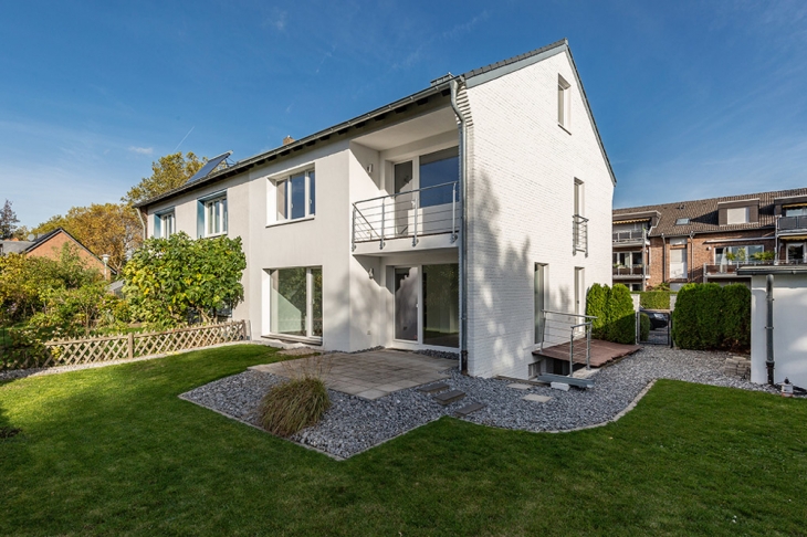 weitere Ansicht Haus Gartenseite