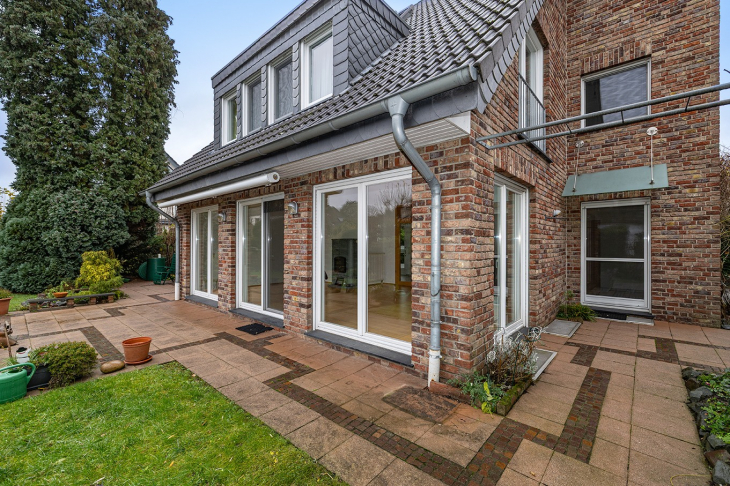 weitere Ansicht Haus Gartenseite