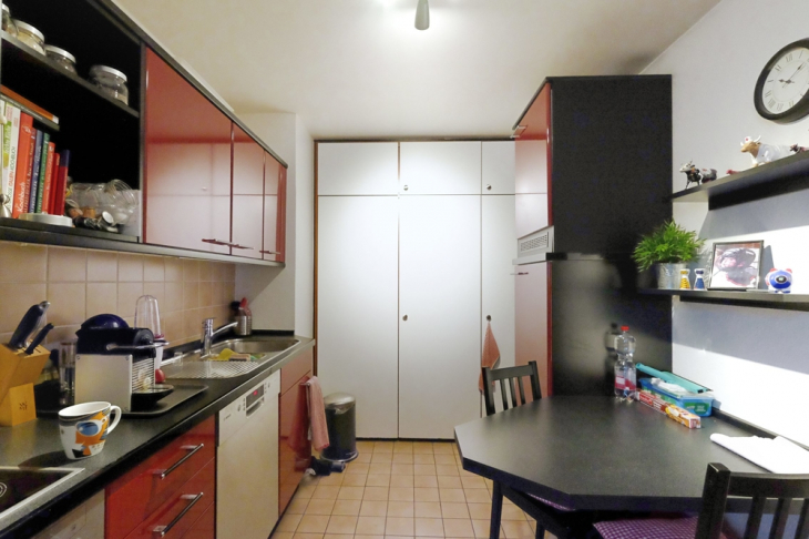weitere Ansicht Küche mit Einbauschrank