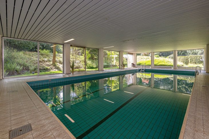 Wellness-Pool & Sauna für Körper & Geist