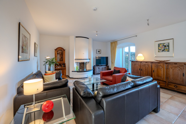 Wohnbereich mit Kamin