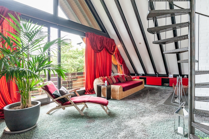Wohnraum Blick zum Balkon