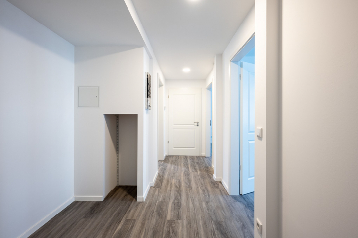 Wohnungsflur mit Garderobennische