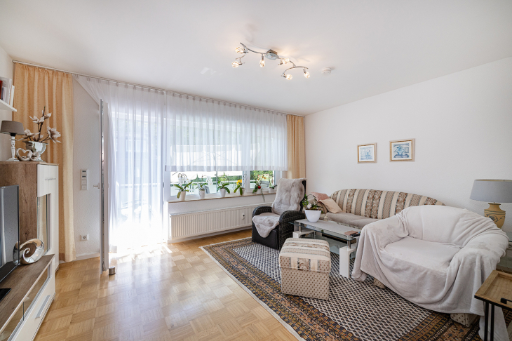 Wohnzimmer 1. OG mit Balkon (alternativ weiteres Schlafzimmer)