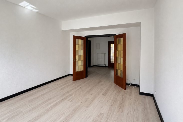 Wohnzimmer mit Blick in die Diele