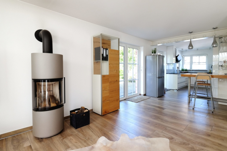 Wohnzimmer mit Kamin