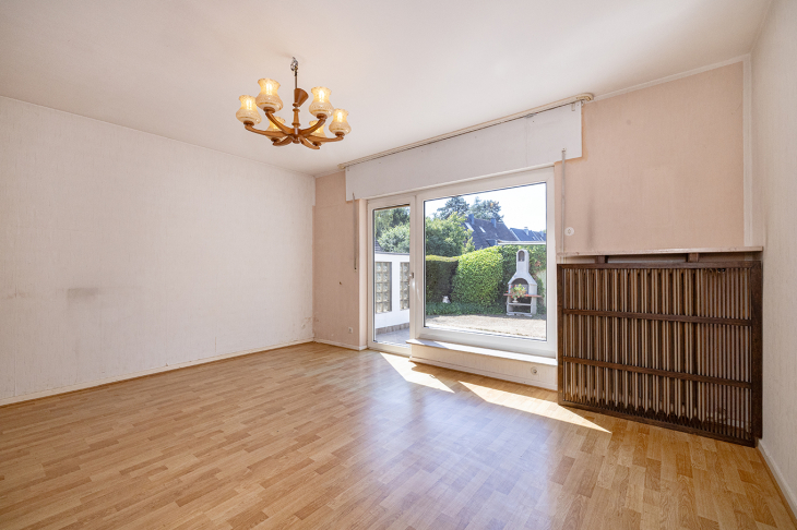 Wohnzimmer mit Zugang Garten