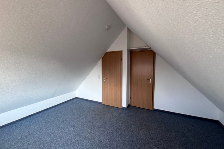 Zugang zum Abstellraum und zum Flur